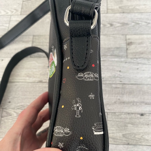 Friends Central Perk Purse Crossbody Bag TV Show Black‎ Danielle Nicole DANI - Picture 2 of 7